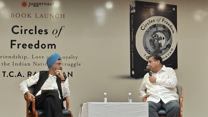 Left to right: Navtej Sarna in conversation with author TCA Raghavan at the book launch and discussion of 'Circles of Freedom' | Sampurna Panigrahi | ThePrint