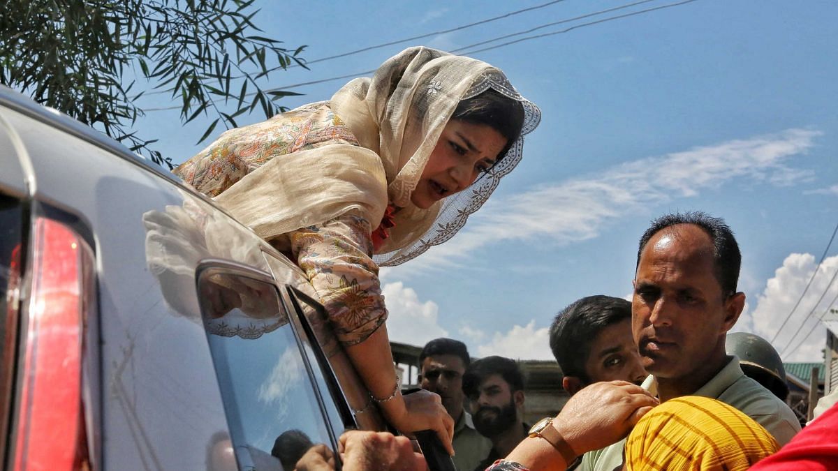 Iltija Mufti interacts with her supporters | Praveen Jain | ThePrint