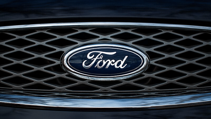 Ford badge on a car | Commons