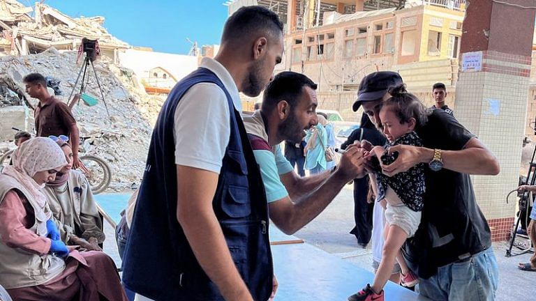 Amid pauses in fighting, WHO continues polio vaccination to Gaza children, says ahead of target