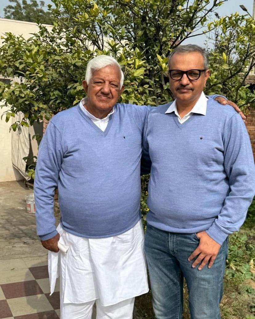 Sunil with his father Satpal | Special arrangement