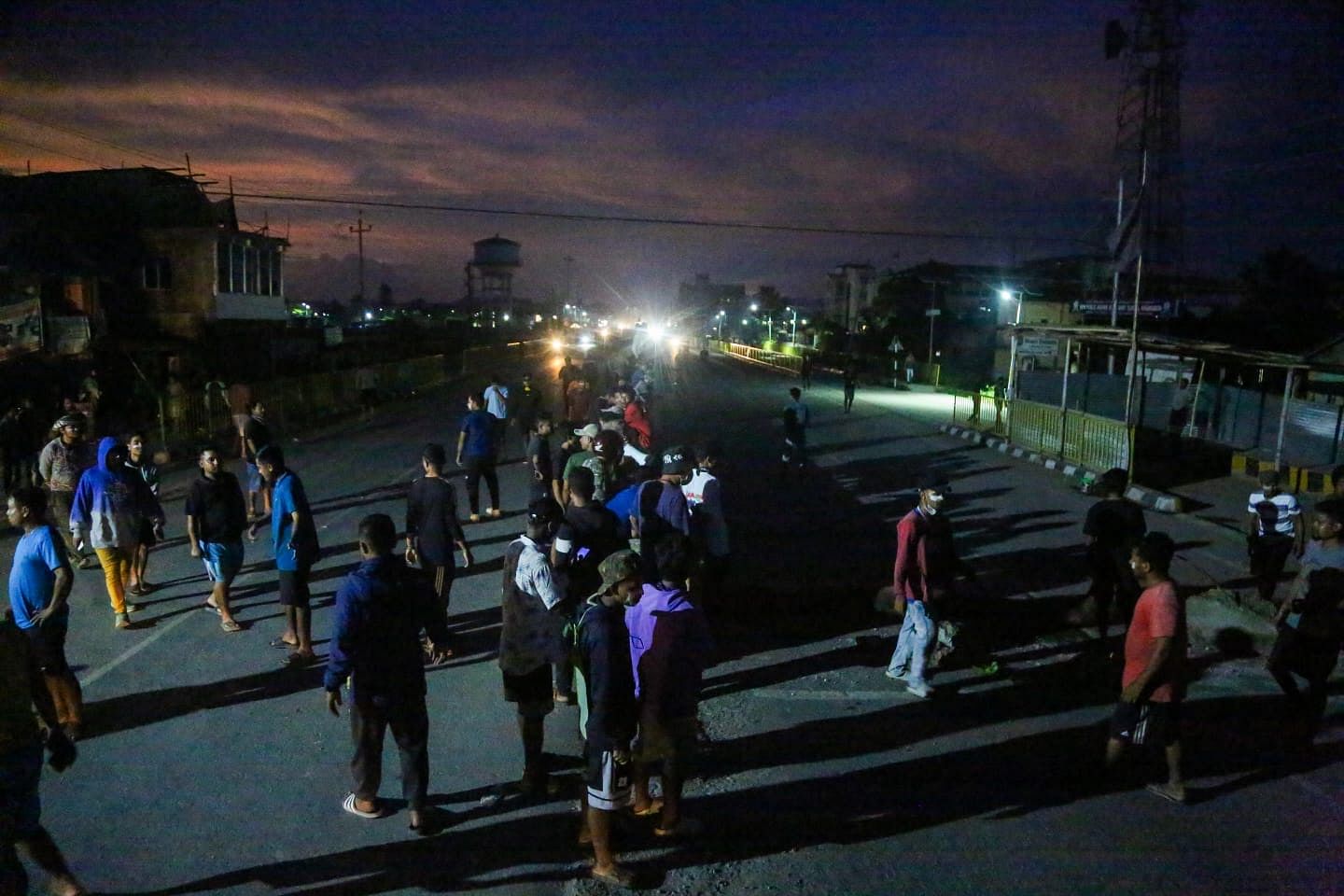 Protesters standing to block the roads near SP office | Photo: Suraj Singh Bisht | ThePrint