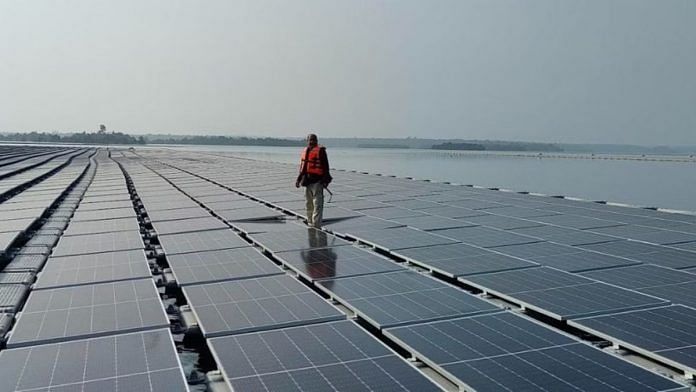 Arrays of solar panels on the Narmada's waters | Photo: Iram Siddique | ThePrint