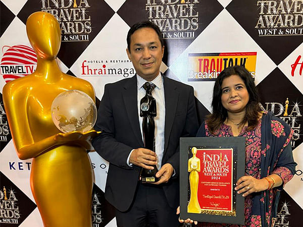 Travel2Agent.com Receives India Travel Award for Customer Service Excellence in outbound tourism, Second Time in a Row