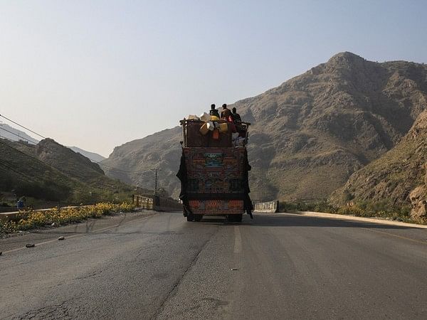 Pak-Afghan Kharlachi border reopens after tribal clashes