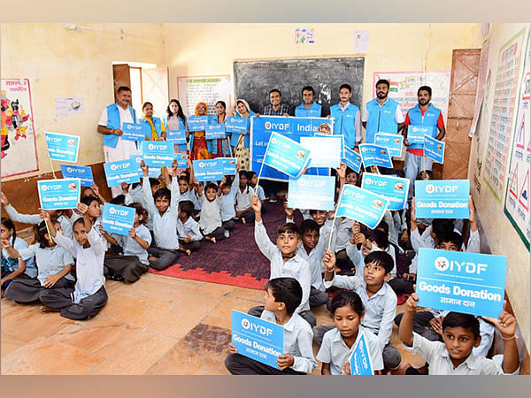 IYDF and Jaisalmer Tour Guide Bring Warmth and Joy to Underprivileged Schoolchildren