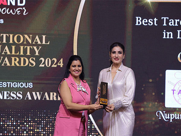 Nupur Heda Patil Honored with Best Tarot Card Reader in Delhi NCR Award at National Quality Awards 2024