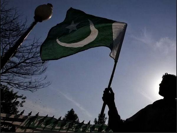 Pakistan: Khyber Pakhtunkhwa government bans government employees from participating in PTM events 