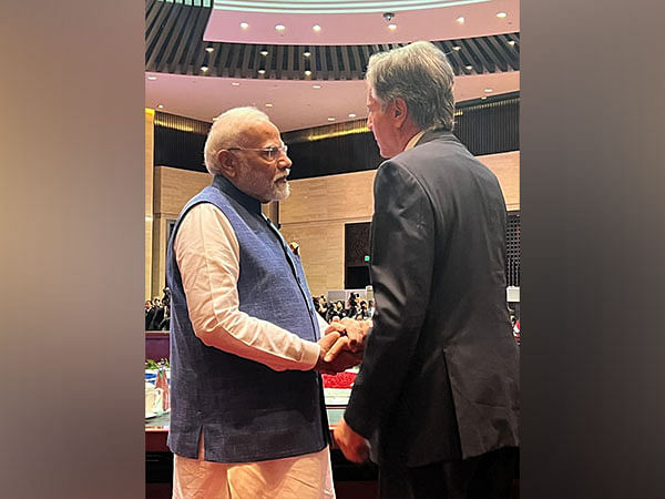 Laos: PM Modi meets US State Secy Blinken on sidelines of East Asia Summit; condoles loss of lives in Hurricane Milton 