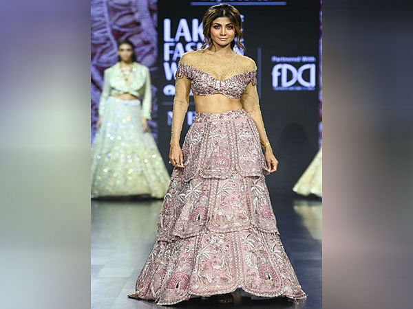 Lakme Fashion Week X FDCI Day 4: Shilpa Shetty dolls up in pink lehenga for designer Megha Bansal 