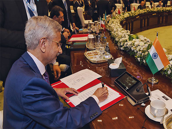 EAM signs eight outcome documents at SCO Council of Heads of Government meeting