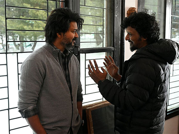 Lokesh Kanagaraj shares picture with Thalapathy Vijay as film 'Leo' turns 1