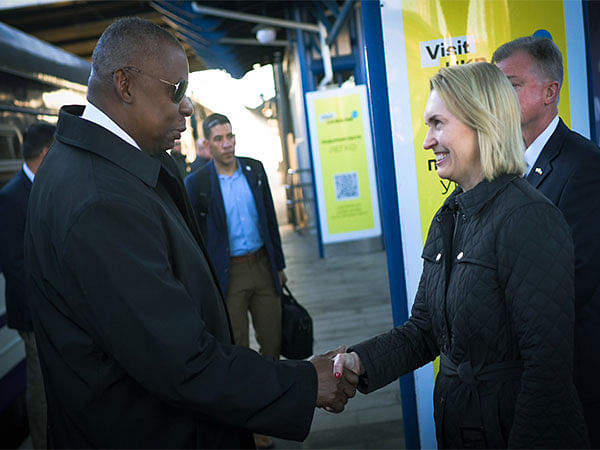 US Defense Secretary Lloyd Austin arrives in Ukraine amid escalating tensions