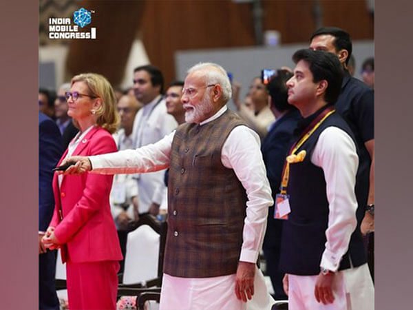 PM Narendra Modi Calls for India's Leadership in 6G, Ethical AI and Data Privacy at India Mobile Congress 2024