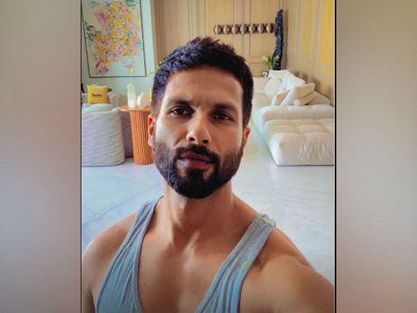 Shahid Kapoor gives fans a sneak peek of his ripped biceps 