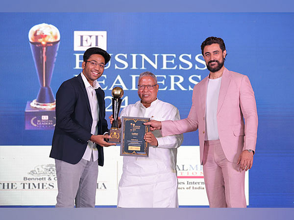 Shobhit Nirwan Honored with ET Business Leader Award 2024 for 'Most Trusted Educator'