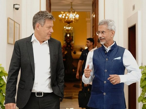 German Vice Chancellor meets EAM Jaishankar, explores Delhi Metro with Piyush Goyal