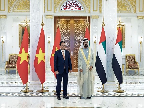 Mohammed bin Rashid, Vietnam PM discuss ways to enhance strategic bilateral cooperation