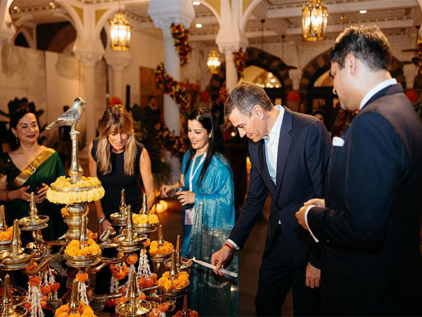 Mumbai: Spanish President Pedro Sanchez celebrates Diwali with wife Begona Gomez