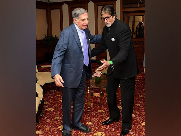 Amitabh Bachchan recalls how Ratan Tata once asked to borrow money for a phone call