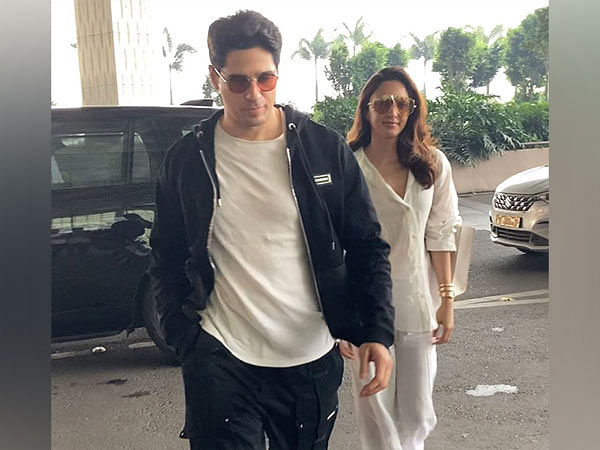 Sidharth Malhotra, Kiara Advani arrive in Delhi to celebrate Diwali with family 