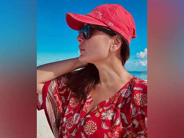 Kareena Kapoor shares picture in her favourite Kaftan look, inspires fans on Diwali