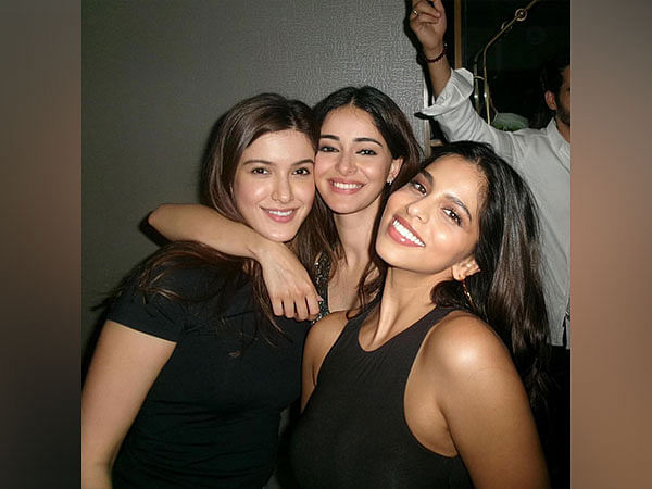 Inside Ananya Panday's star-studded birthday bash with bffs Suhana, Shanaya