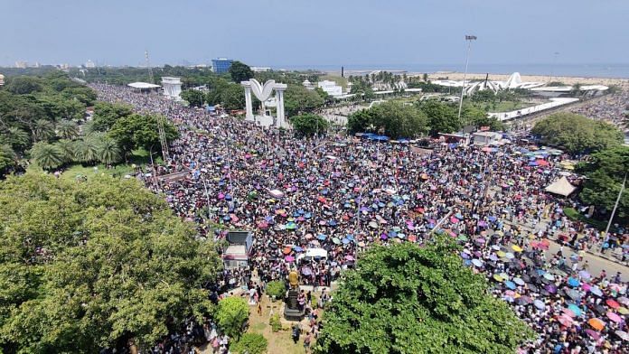 An image shared by Tamil Nadu Chief Minister M.K. Stalin of the crowds at the air show | X: @mkstalin