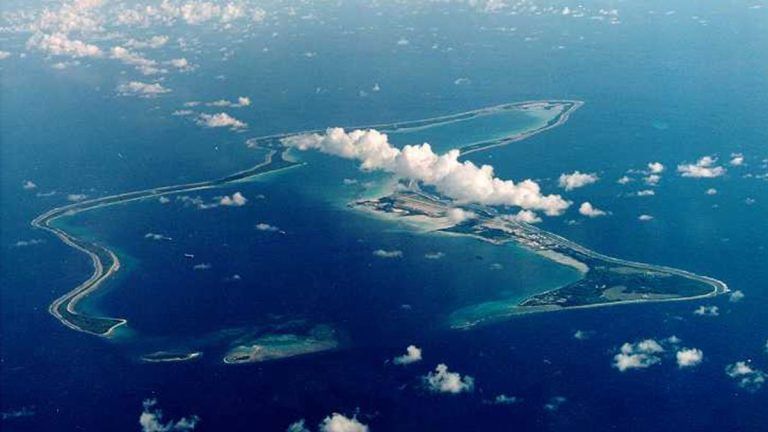 UK to hand over Chagos Islands to Mauritius. Roots of decades-old dispute & what deal means for US base