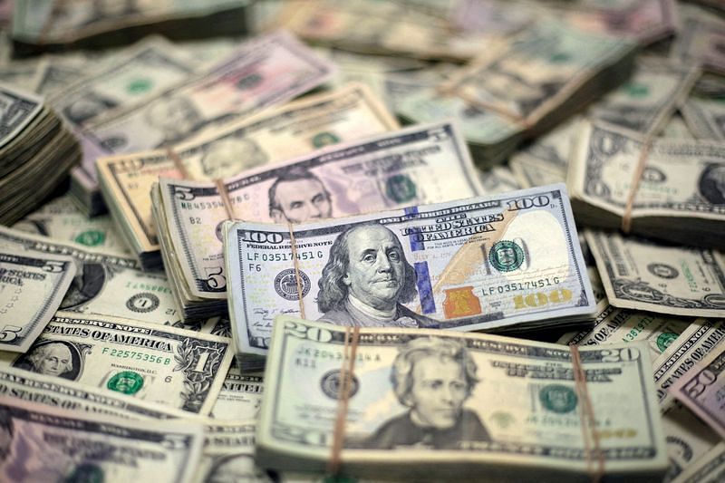 Dollar poised for largest weekly gain since April, jobs report in focus