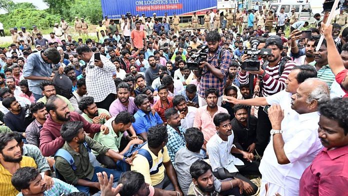 Centre of Indian Trade Unions (CITU) general secretary A. Soundararajan met protesting Samsung workers Wednesday | ANI