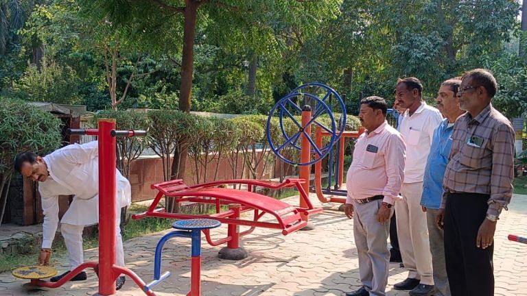 Delhi’s open gyms are becoming a safety hazard. Install, inaugurate, forget