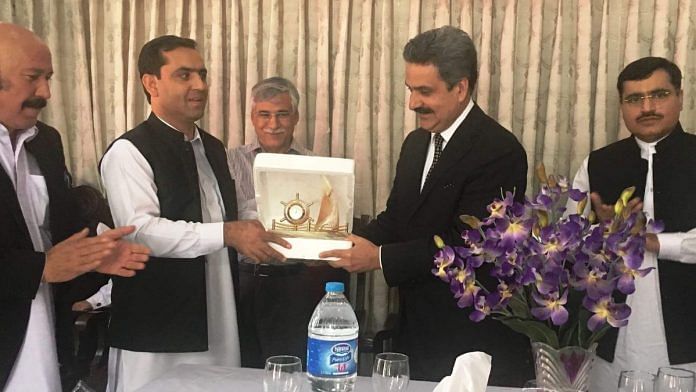 Shangla Bar Association presenting an award to Justice Yahya Afridi who has now been appointed as the Chief Justice of Pakistan | Sultan Rome, Twitter