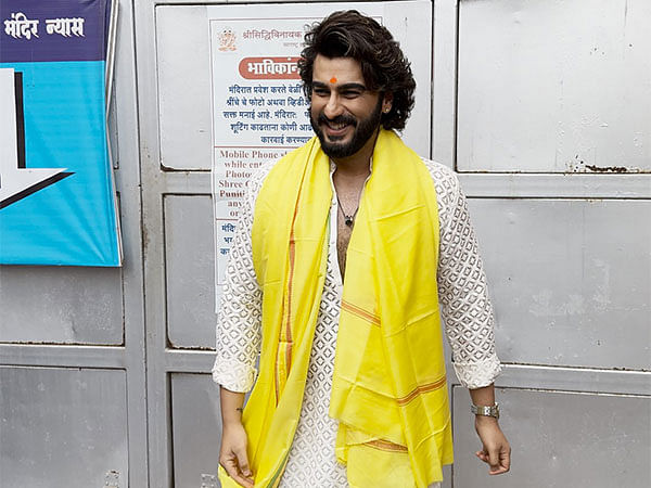 Arjun Kapoor visits Siddhivinayak Temple as 'Singham Again' hits theatres