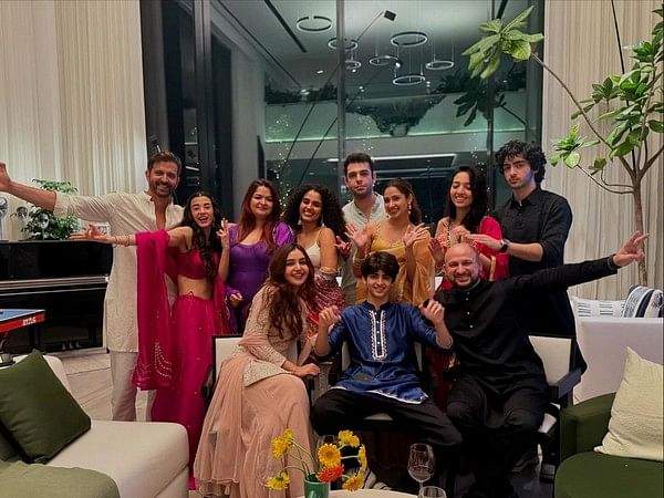 In pics: Hrithik Roshan celebrates Diwali with girlfriend Saba Azad and family