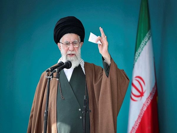 Ayatollah Khamenei pledges 