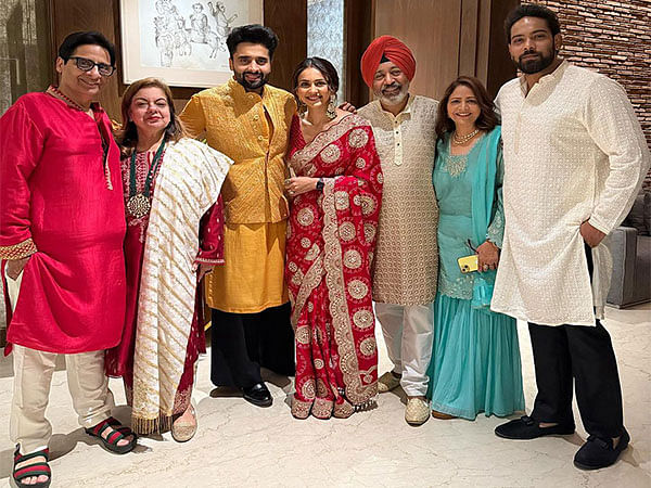 Rakul Preet Singh, Jackky Bhagnani share glimpses of their first Diwali together