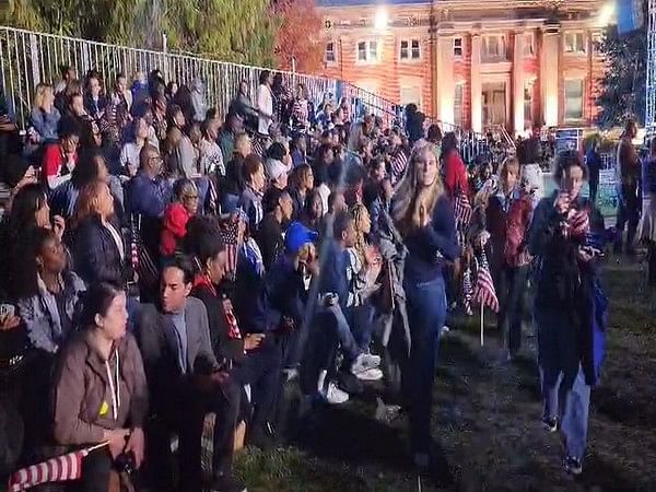 Washington DC: Students seen leaving event in support of Harris as poll projections come in