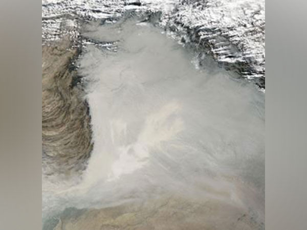 Lahore reports over 15,000 cases in one day due to toxic smog, NASA shares smog photo