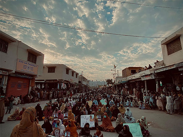 Protesters block Quetta-Chaman highway over abduction of 11-year-old
