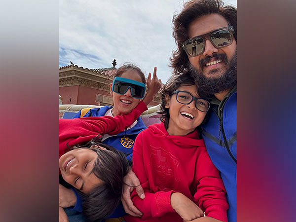 Riteish Deshmukh, Genelia share adorable messages for 