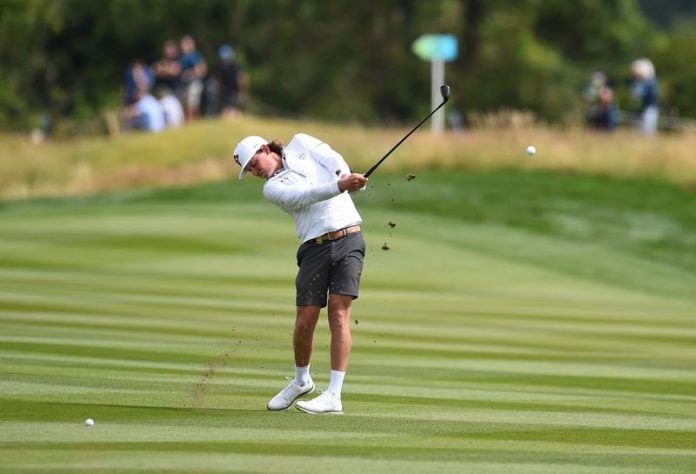 Golf-Elvis_636.jpg