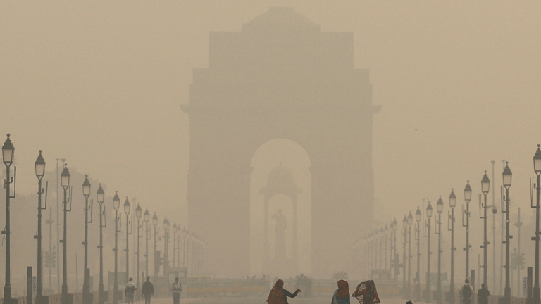 Toxic smog persists over India’s north; Delhi pollution remains severe