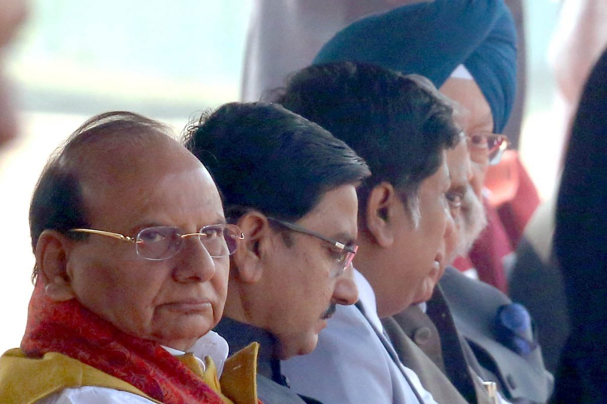 Lieutenant Governor of Delhi, Vinai Kumar Saxena, with others at Rashtrapati Bhavan | Praveen Jain | ThePrint
