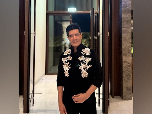 Kareena Kapoor Khan, Kajol and others wishes Manish Malhotra on his 58th birthday 