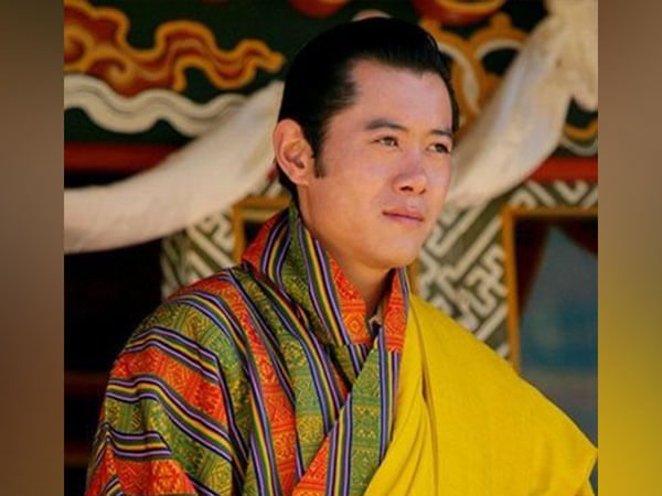 Bhutanese King Jigme Khesar nakes brief stopover in Kathmandu, tours heritage sites
