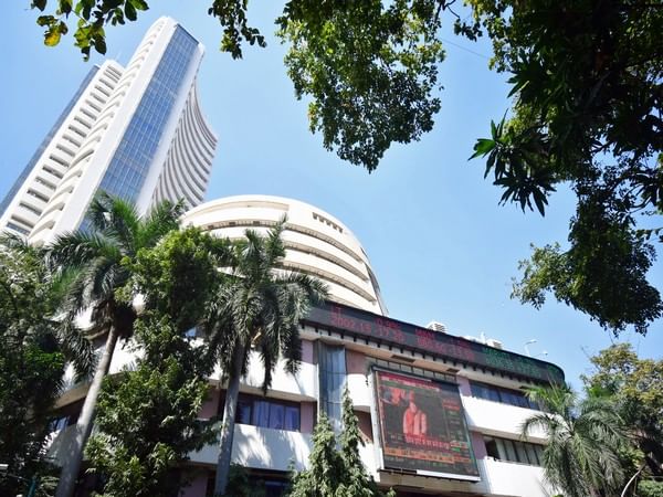 Sensex Nifty open in red, all-time high trade deficit in Nov dampen market sentiments