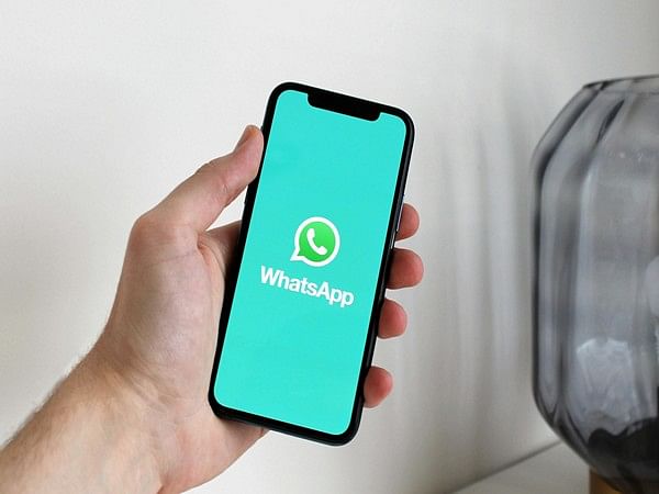 Iran lifts ban on WhatsApp, Google Play