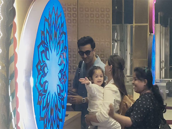 Ranbir, Alia jet off for New Year's vacation with daughter Raha, little one's flying kiss to paps leaves fans in awe