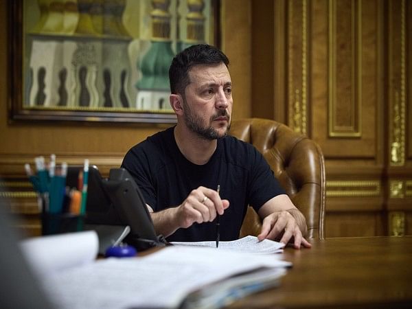 Zelenskyy urges Trudeau to boost funding for Ukrainian arms production, strengthen sanctions on Russia